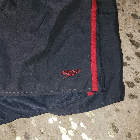 Speedo Red and Gray Swim Trunks Lightweight Design - Picture 4 of 4